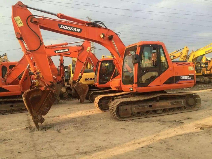 進口二手挖掘機報關(guān)公司